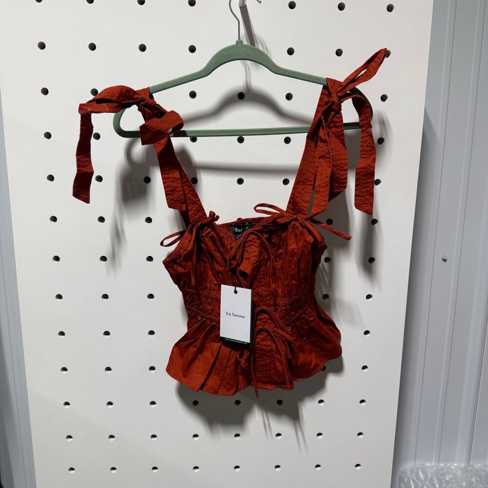 NWT En Saison Burnt Orange Ruffle Tie Tank Size Medium